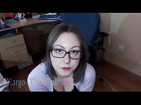 ❤️ Σέξι κορίτσι με γυαλιά πιπιλίζει Dildo βαθιά στην κάμερα στο el.fitorganic.top ️❤